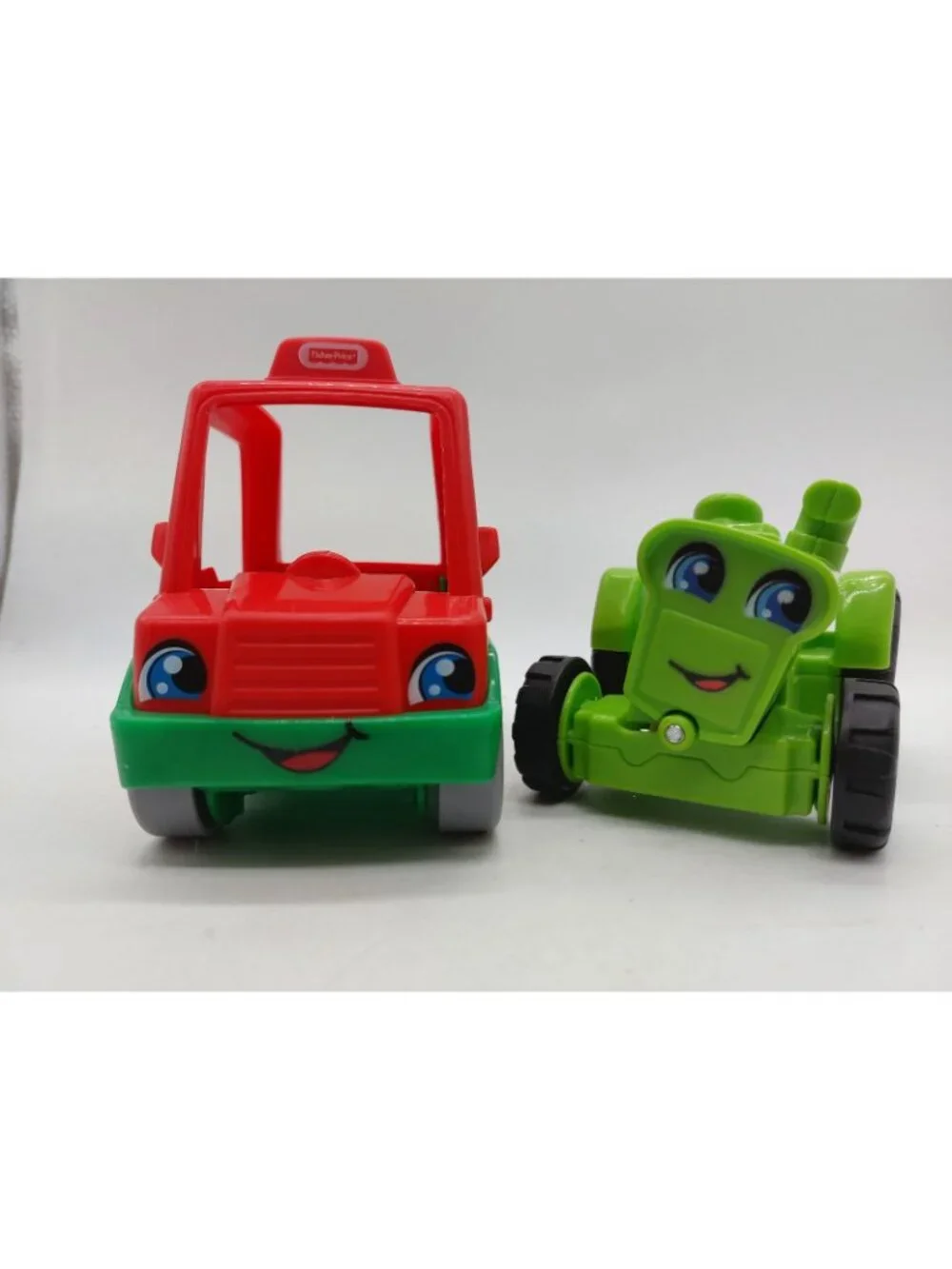 Fisher Price Little People Helpful Harvester Green Tractor Car 2 Figures